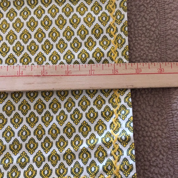 April Cornel table placement NWT Set of four. - Picture 6 of 16